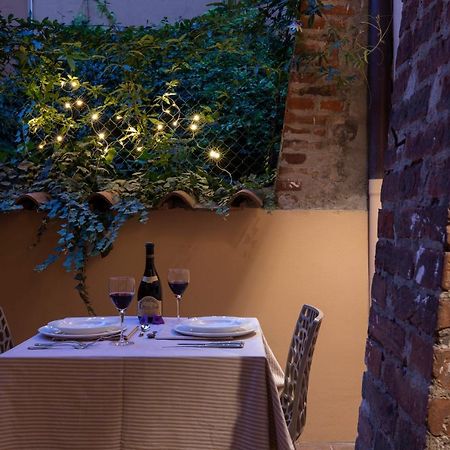 Luxury Suite In The Center I Private Patio & Kitchen ボローニャ エクステリア 写真