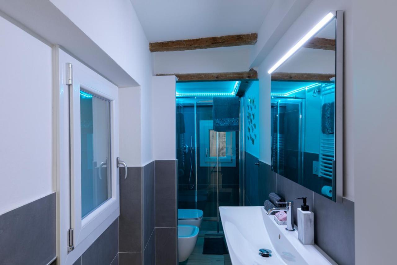Luxury Suite In The Center I Private Patio & Kitchen ボローニャ エクステリア 写真